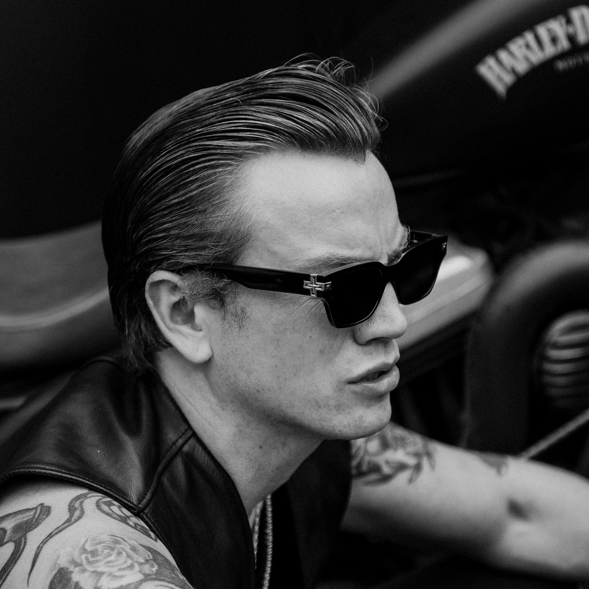 Deluxe x Black - Image 8