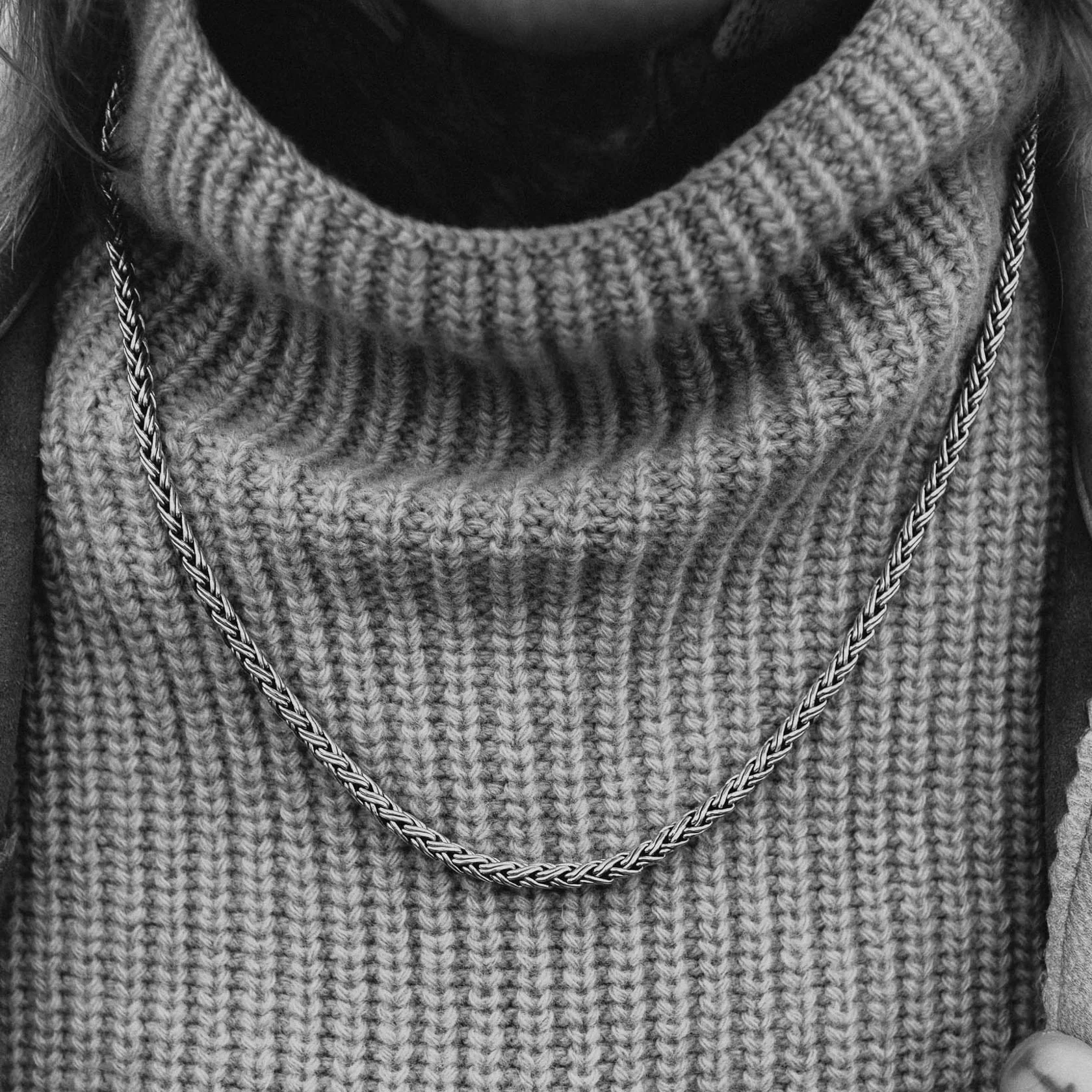 Scorpion x Woven Chain - Image 3